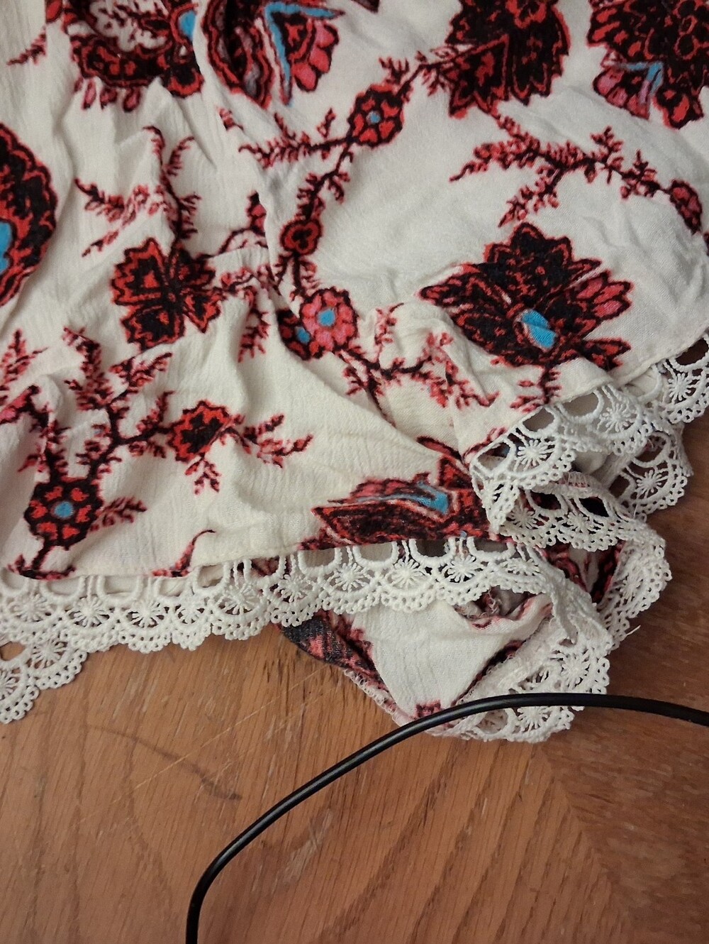 Astr Floral Lace-Trim Cotton Top in White, Red, Blue - Picture 3 of 7
